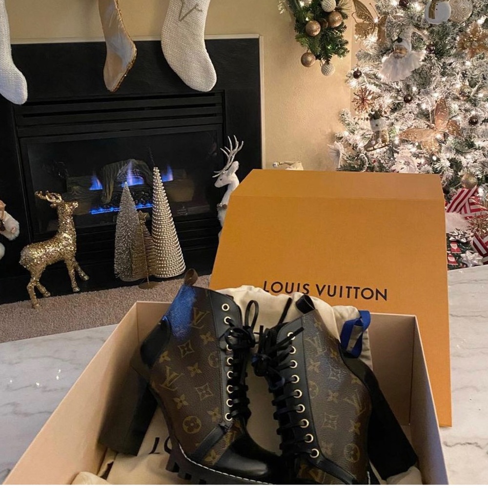 My husband got me these for Christmas. broke my ankle and now I &  wear these .